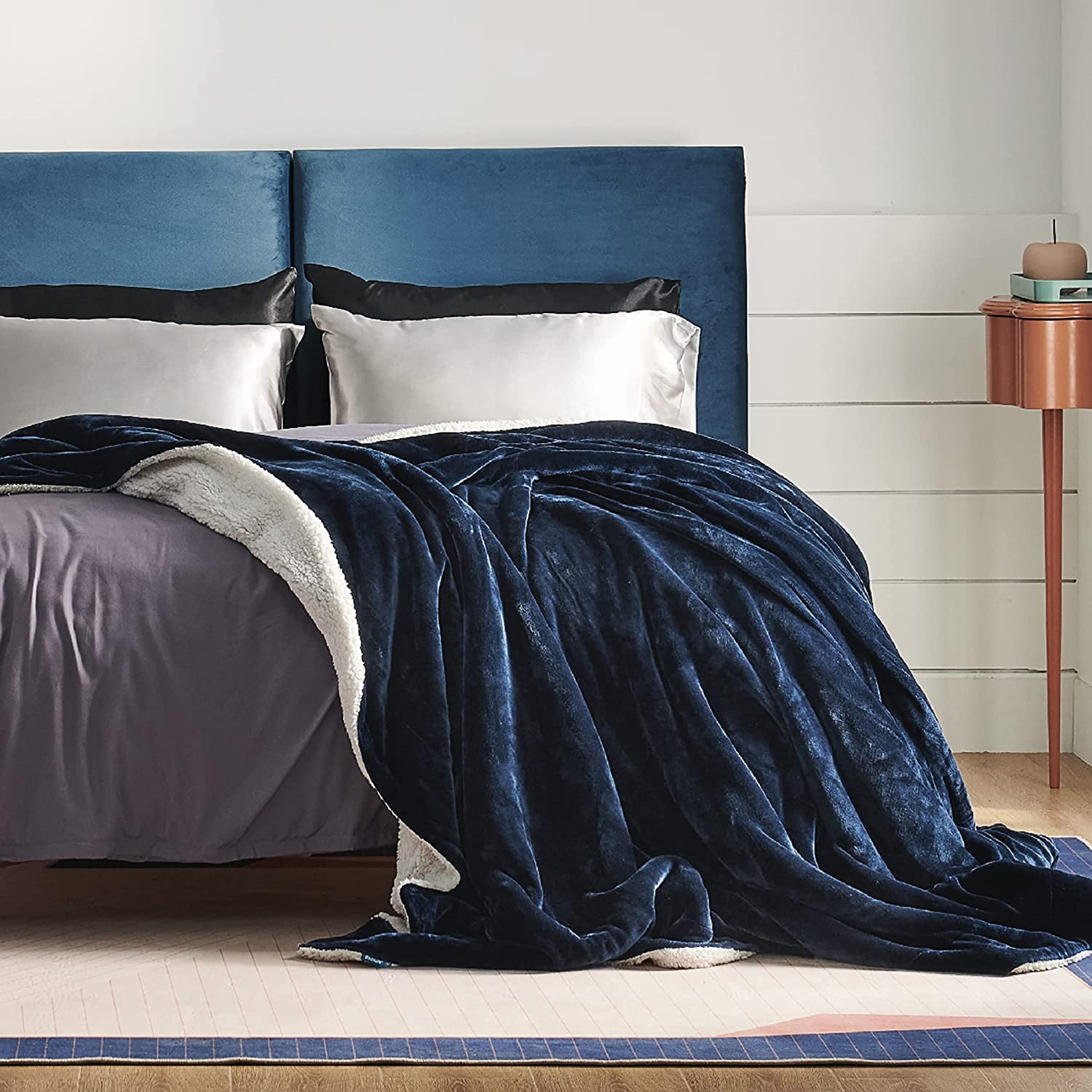 Bedsure Sherpa Fleece Queen Size Blankets Navy - Thick and