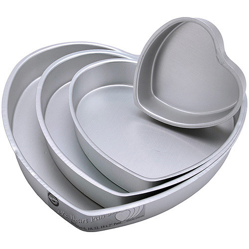 Wilton Decorator Preferred Cake Pan Set, Heart 4 ct. 2105606
