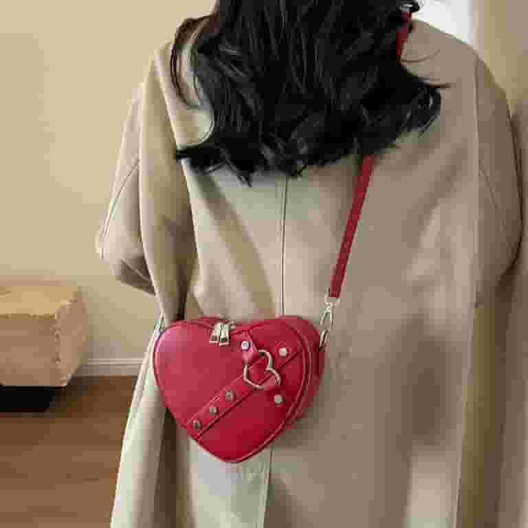 バッグ Treat Urself original leather heart bag バッグ Treat Urself original leather heart bag Treat Urself