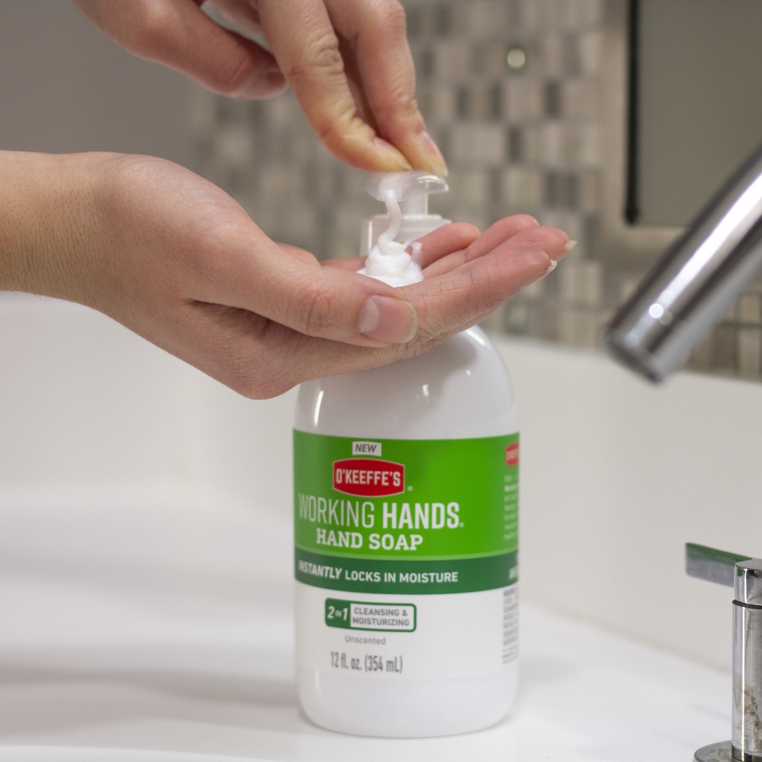 O'Keeffe's Working Hands Moisturizing Liquid Hand Soap, Unscented, 12 fl oz (354 ml) - image 4 of 13