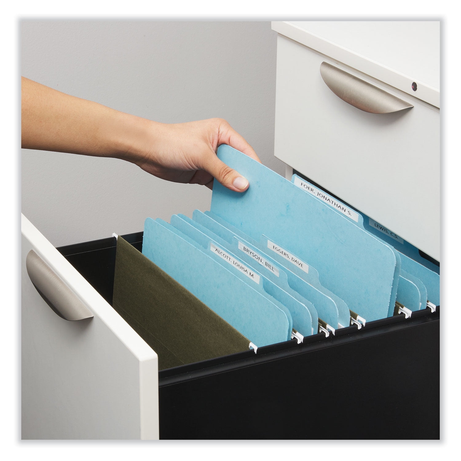 Universal UNV10404 1.75 in. Expansion 1 Divider 4 Fasteners Letter Size Four-Section Pressboard Classification Folders - Light Blue (20/Box)