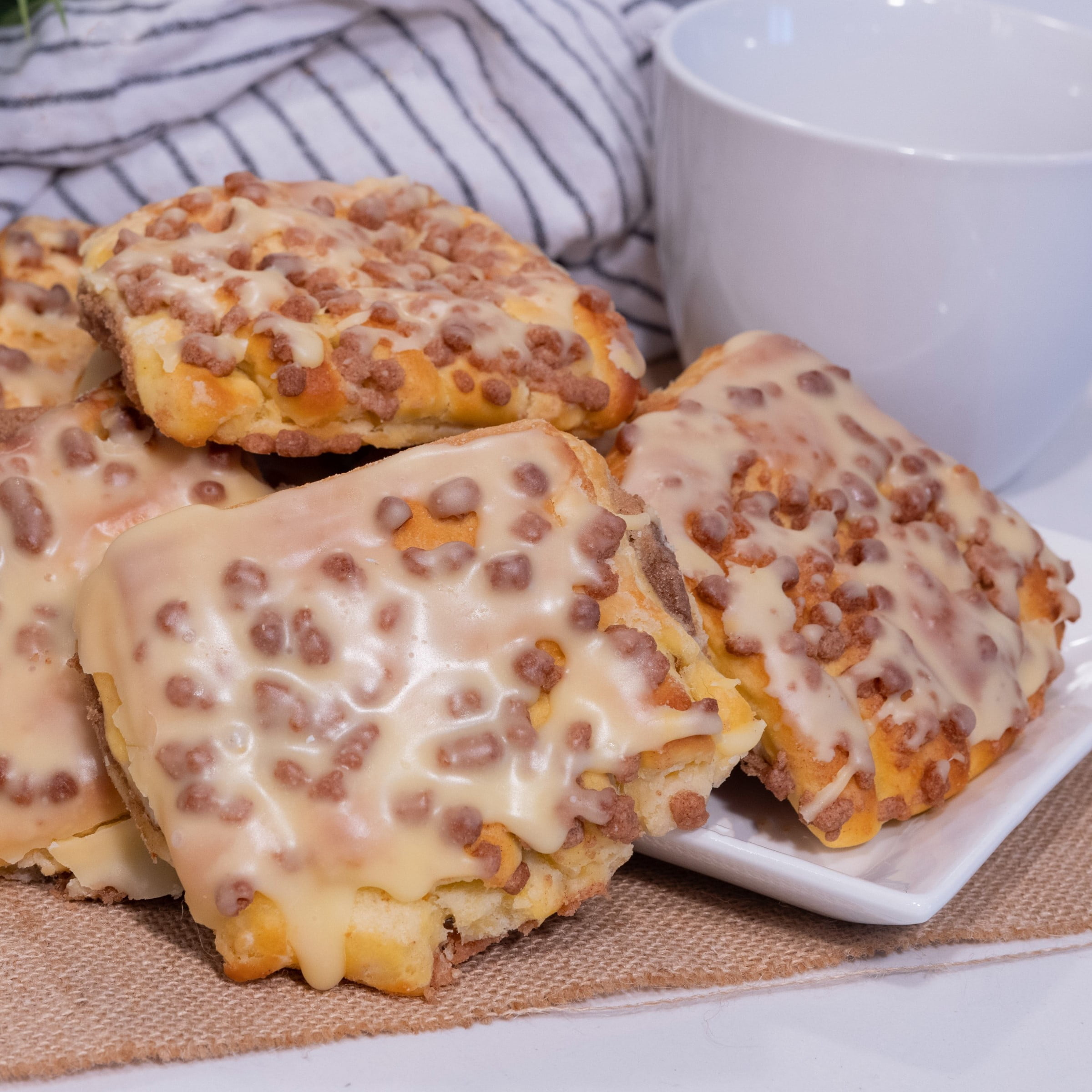 Svenhard's Breakfast Claw Pastries, 12 oz, 6 Count