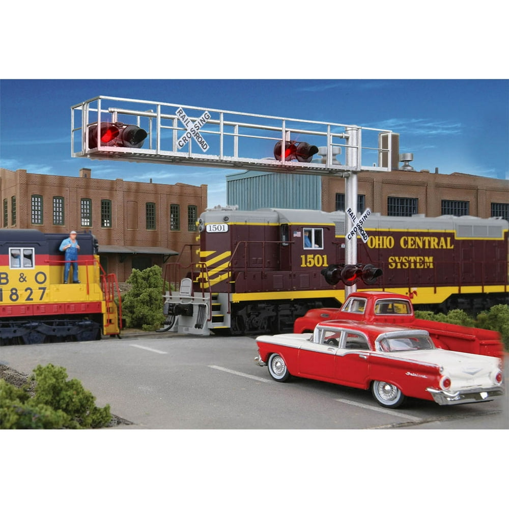 Walthers SceneMaster HO Scale Modern Cantilever Grade Crossing Signal 2
