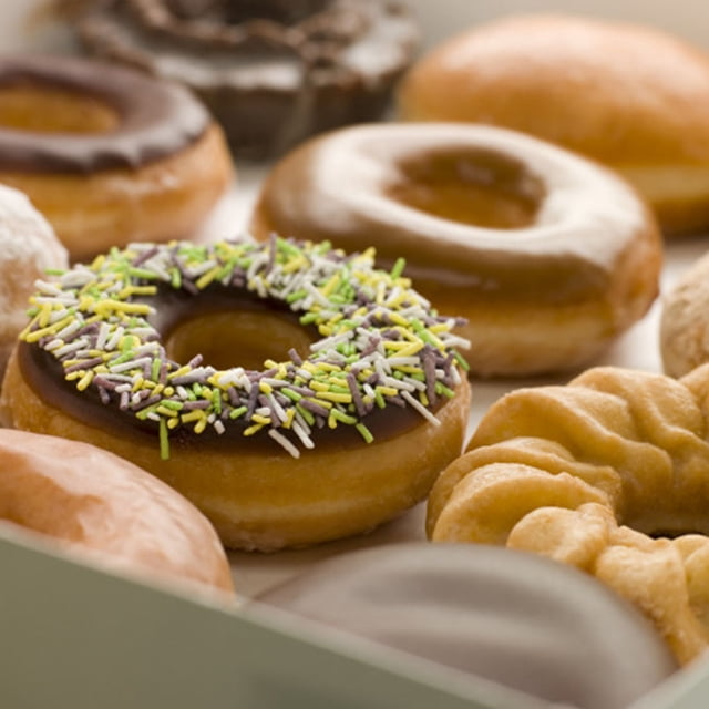 QUMIIRITY 3Pcs Doughnut Mold Brown Plastic Tray for Donut Cake Biscuit Baking and Dessert Making
