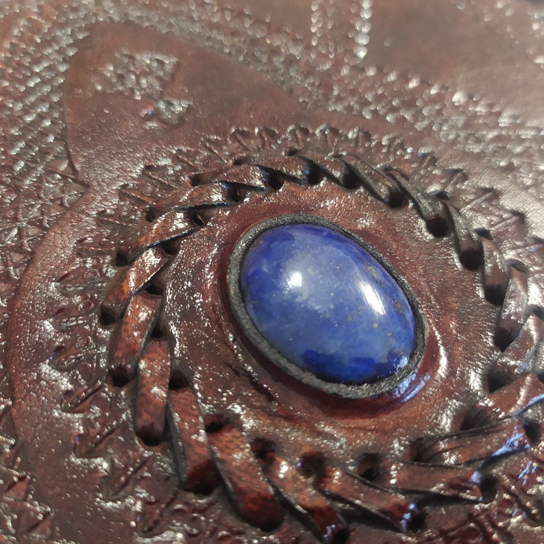 Handmade Leather Journal with Blue Stone – 5x7 Inch Embossed Notebook, 200 Pages of White Drawing Paper