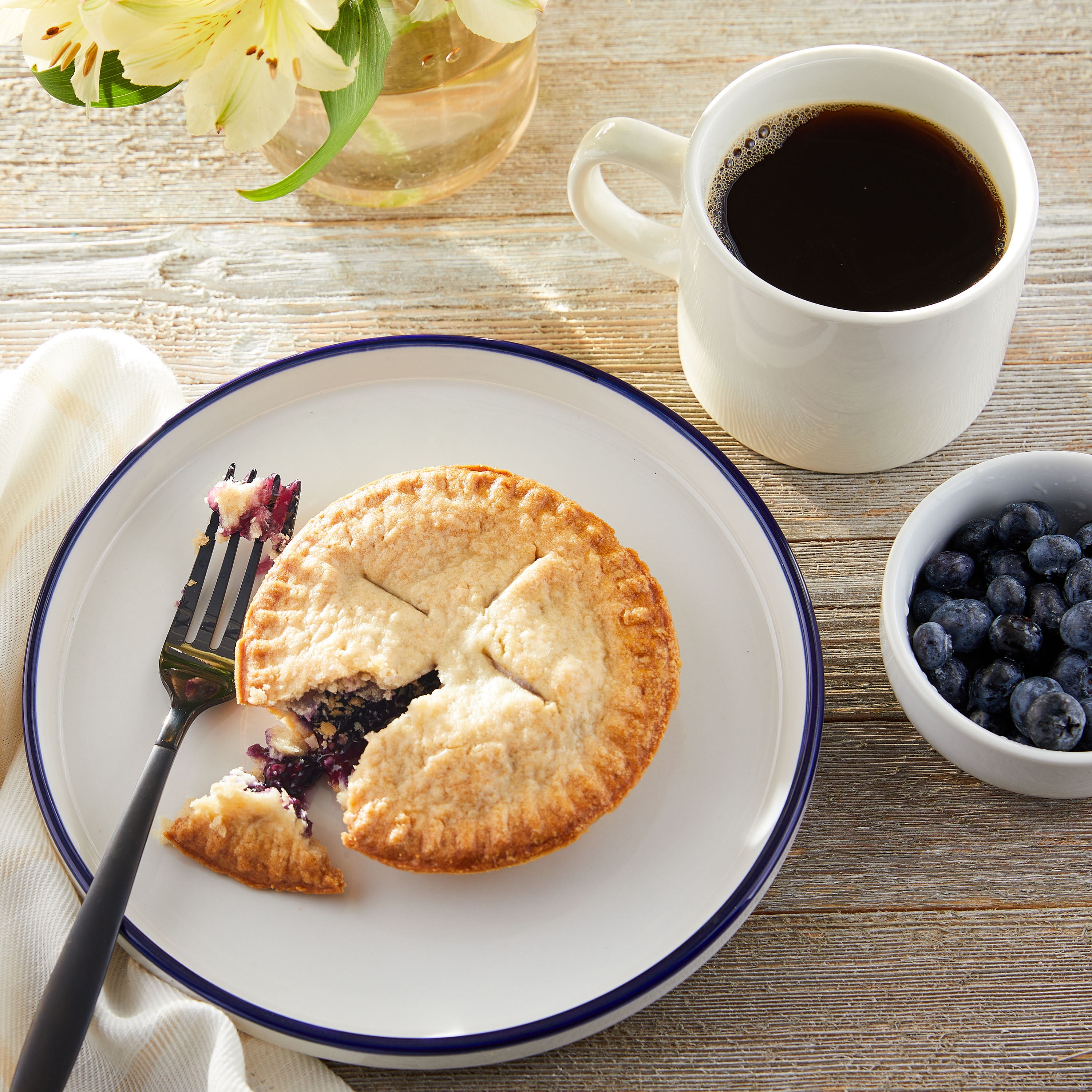 Freshness Guaranteed Mini Blueberry Pie, 4 oz, 1 Count