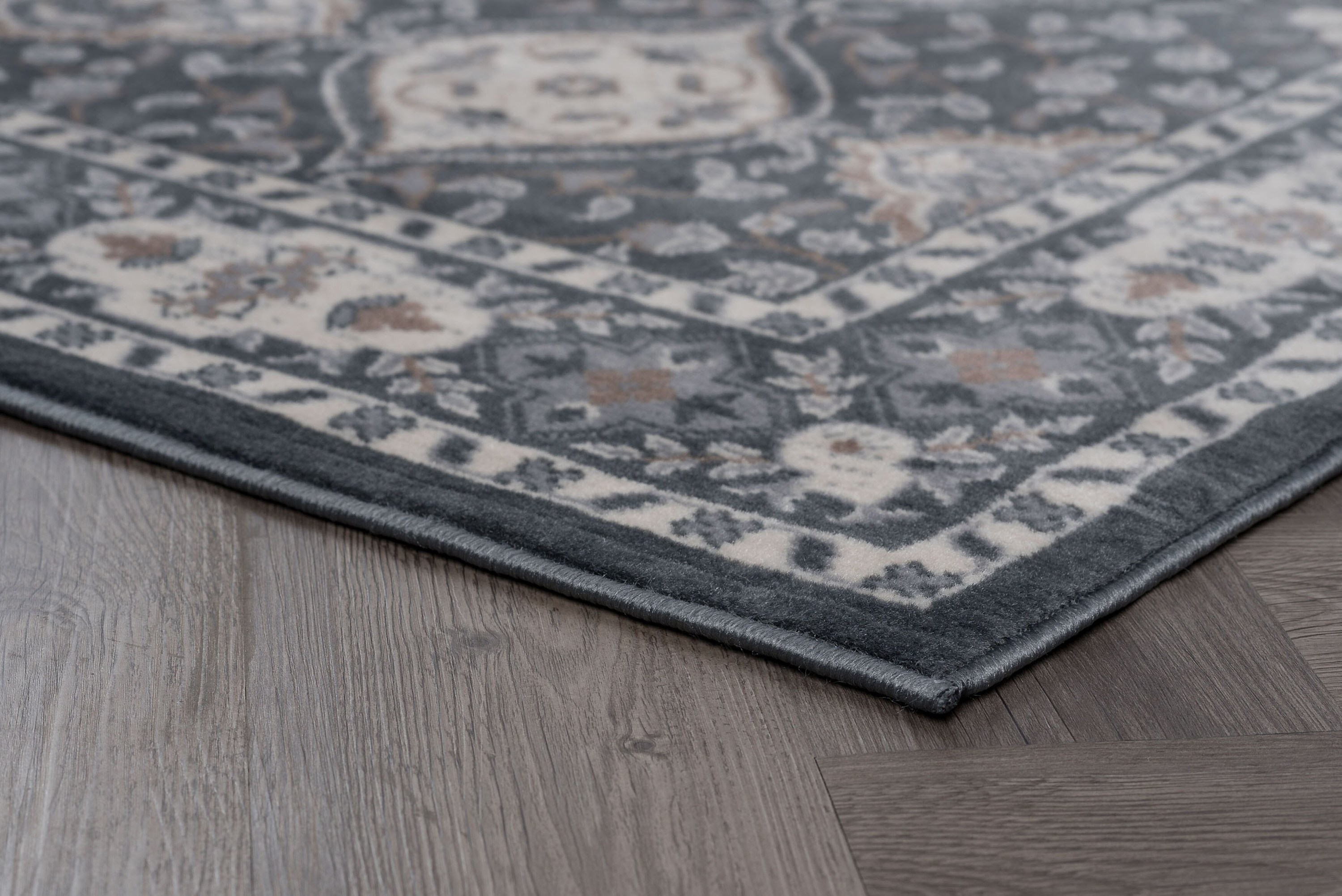 Madison Traditional 5' x 7' Dark Gray and Cream Polypropylene Indoor Area Rug