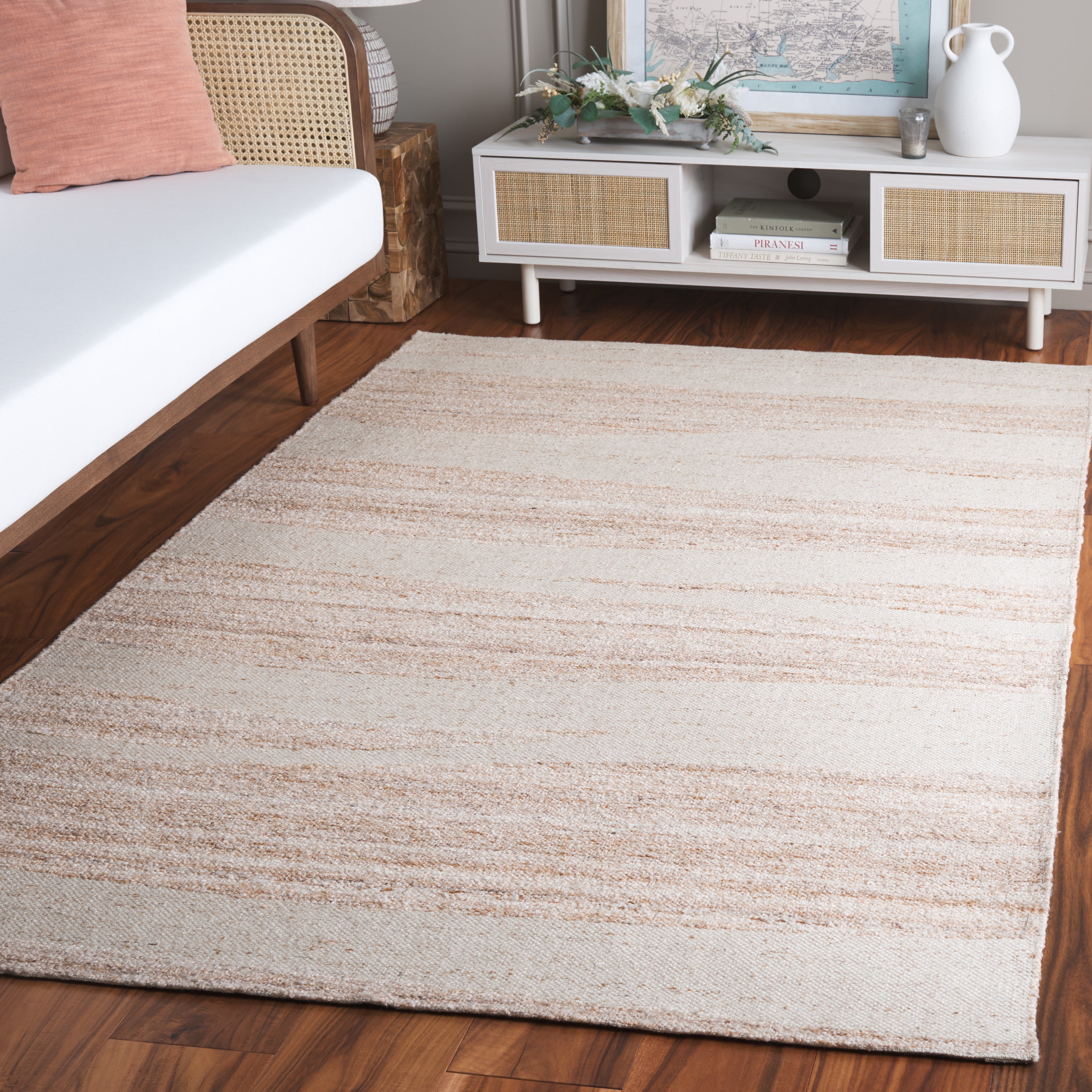 SAFAVIEH Sahara Danita Striped Area Rug, Natural/Ivory, 4' x 6'