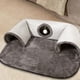 thumbnail image 4 of Cama túnel para gatos en forma de U, poliéster gris 21,6x29,5 pulgadas, espaciosa casita de juegos para varios gatos, funda blanda y lavable de textura suave, juguete interactivo interior exterior, 4 of 7