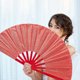 thumbnail image 3 of 33cm Brillo Dorado Kung Fu Fan Artes Marciales Artes Marciales Danza Accesorio de Etapa de Entrenamiento de Costillas de Plástico Ligero con Bolsa de Almacenamiento para Adultos Niños, 3 of 3
