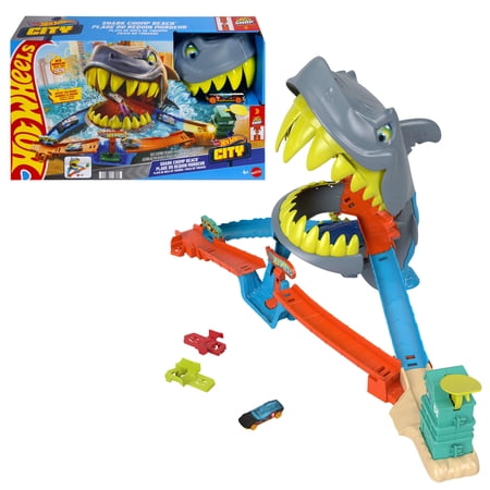 Hot Wheels City Shark Chomp Beach Playset & 1:64 Scale Die-Cast Toy Car, Big Win Moment