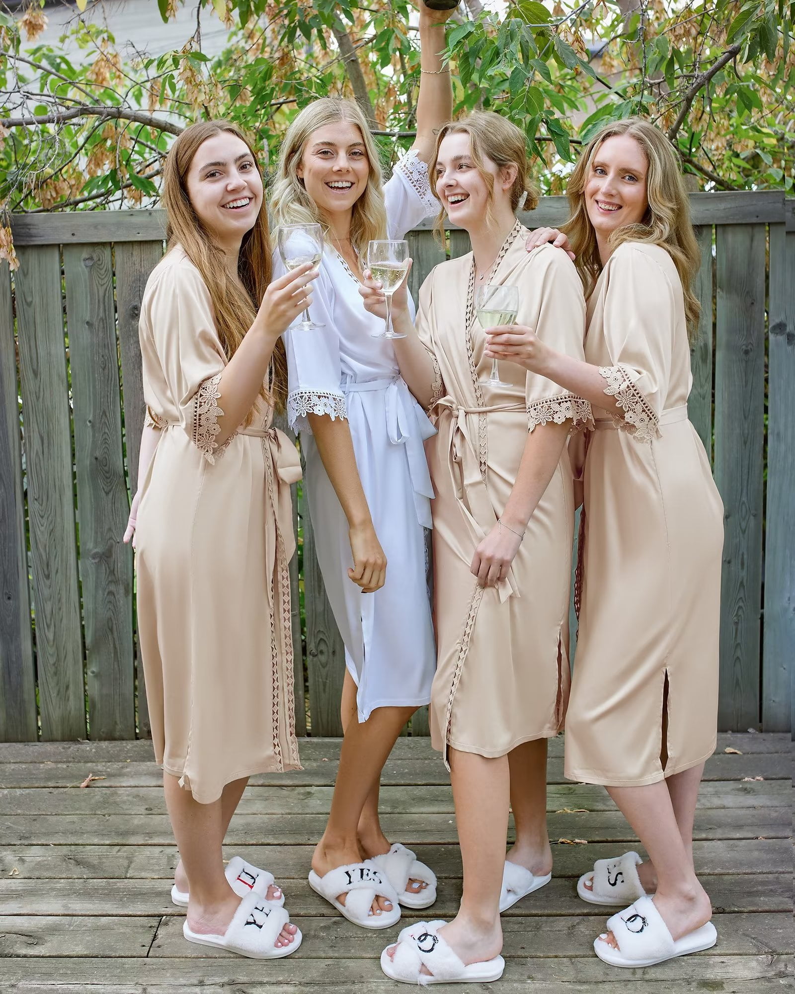 AW BRIDAL Women's Satin Kimono Robes Bridesmaid Robes Bridal Lace Robes Wedding Party Robes Lingerie Sleepwear, White M