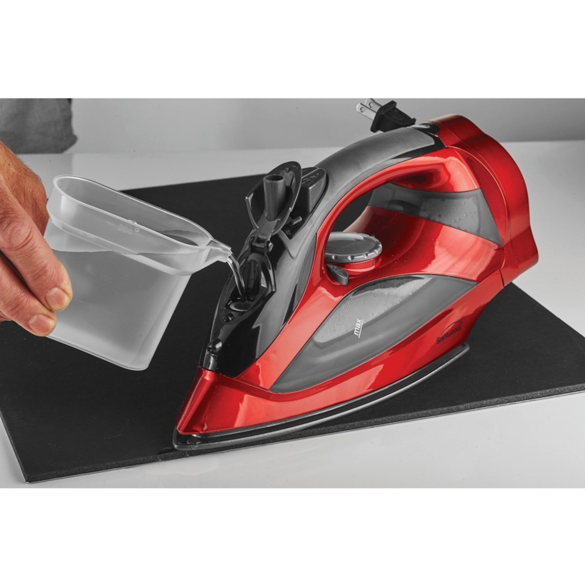 Brentwood MPI-59R Non-Stick Steam Iron with Retractable Cord, Red