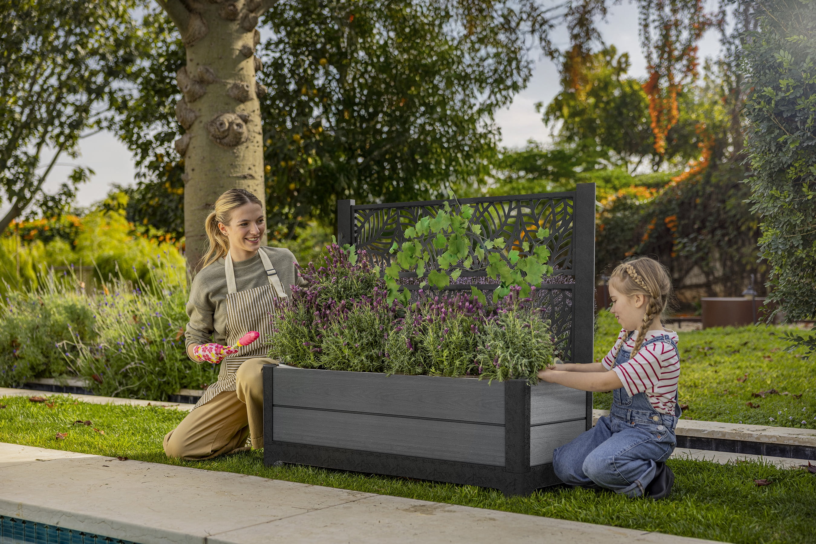 Keter Tulip Screen Planter - Perfect for Growing Fresh Vegetables, Flowers and Herbs, Gray