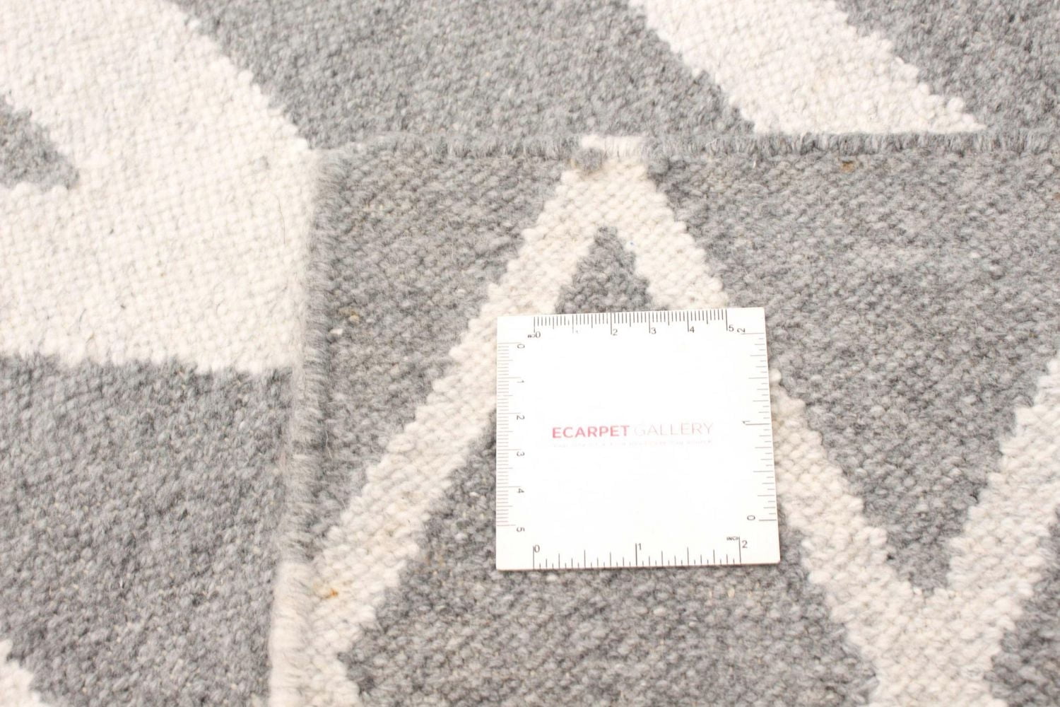 ECARPETGALLERY Tapis Fait à la Main pour Salon, Salle à Manger et Chambre à Coucher Géométrique Collection Ankara 5'1" x 8'0" en Ivoire