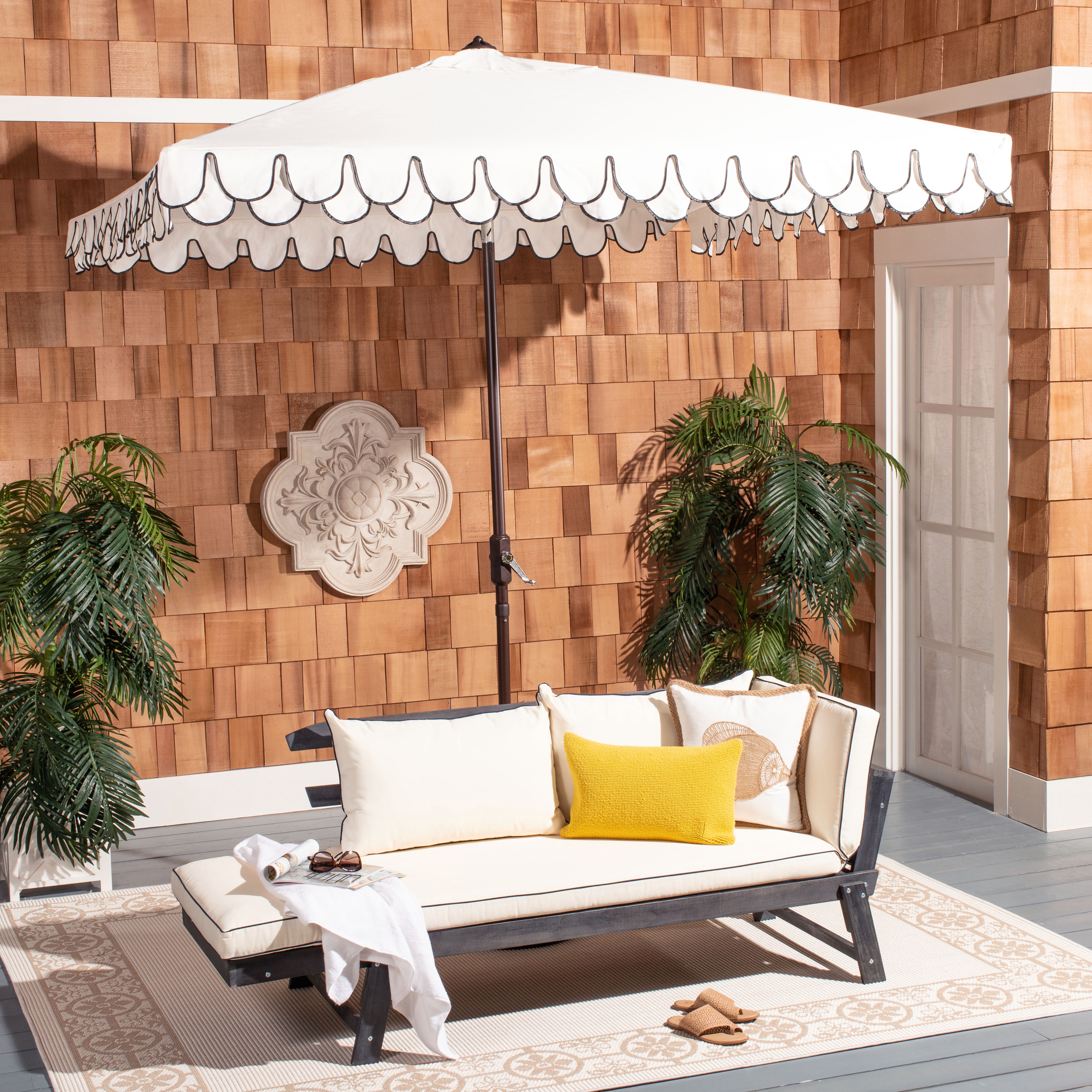 Safavieh Elegant Valance 103.54 in Solid Print Square Market Patio Umbrellas, UV Resistant