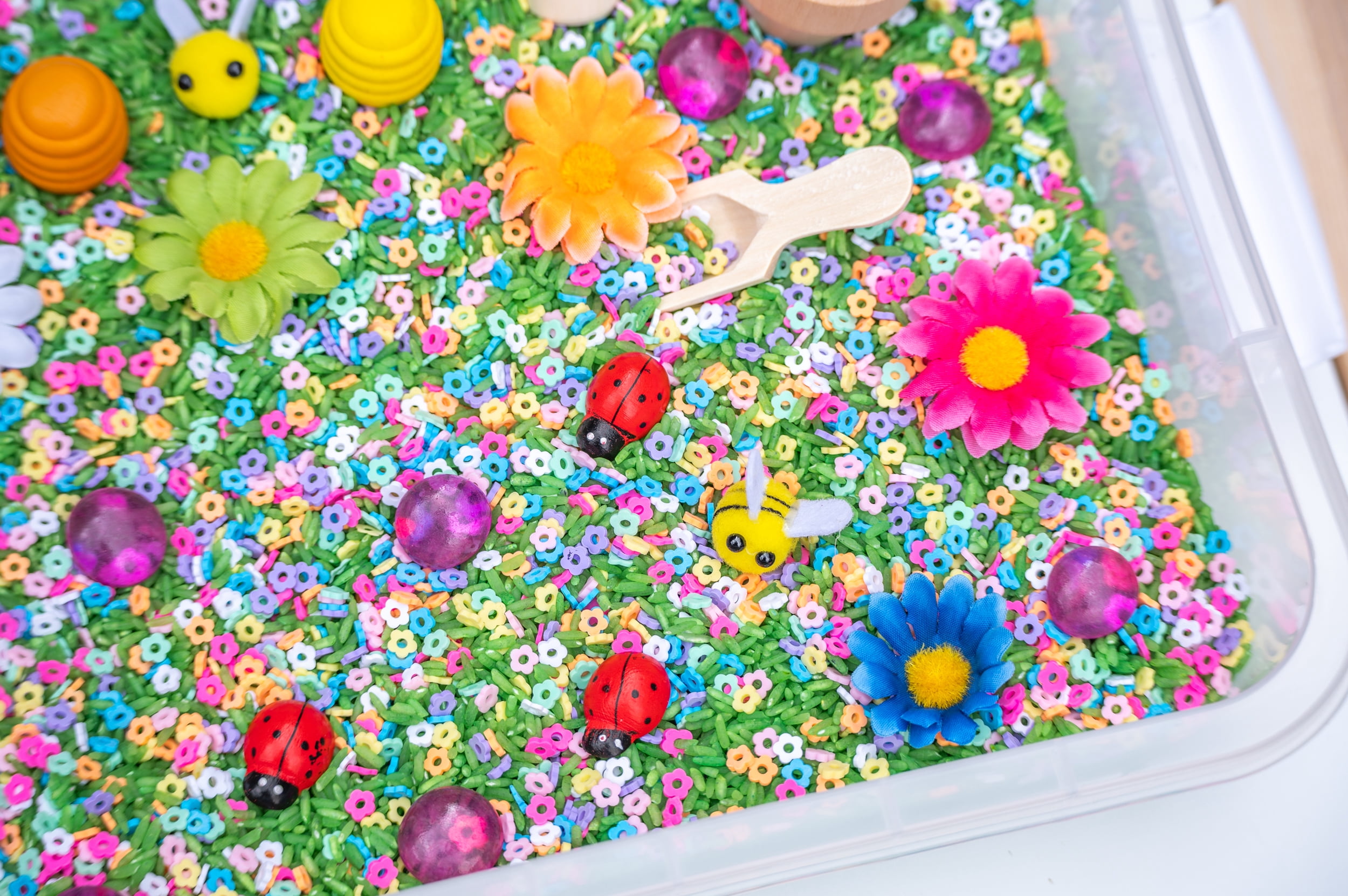 Flower Sensory Bin - Sensory-N-Stuff