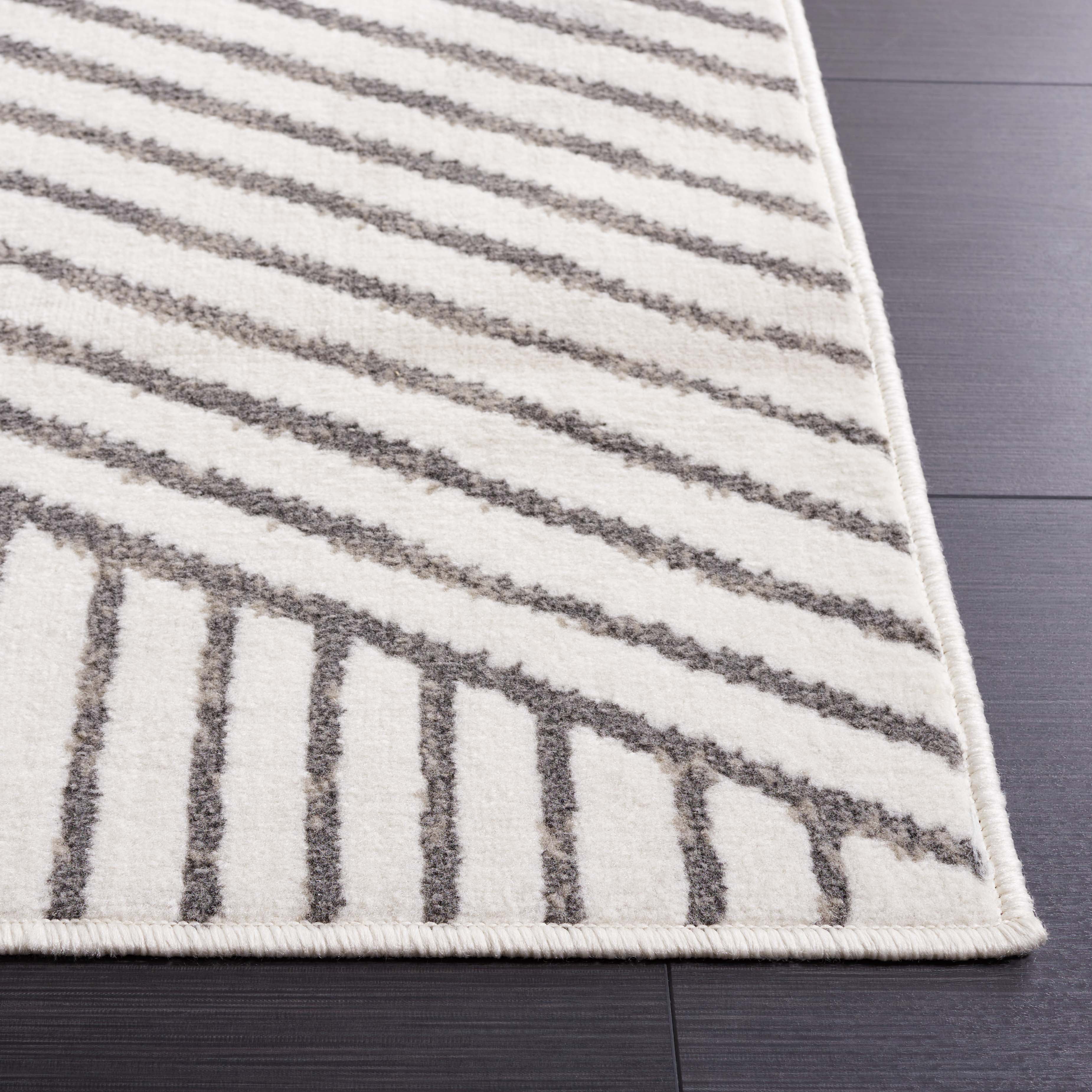 SAFAVIEH Pyramid Hunter Geometric Area Rug, Ivory/Gray, 8' x 10'