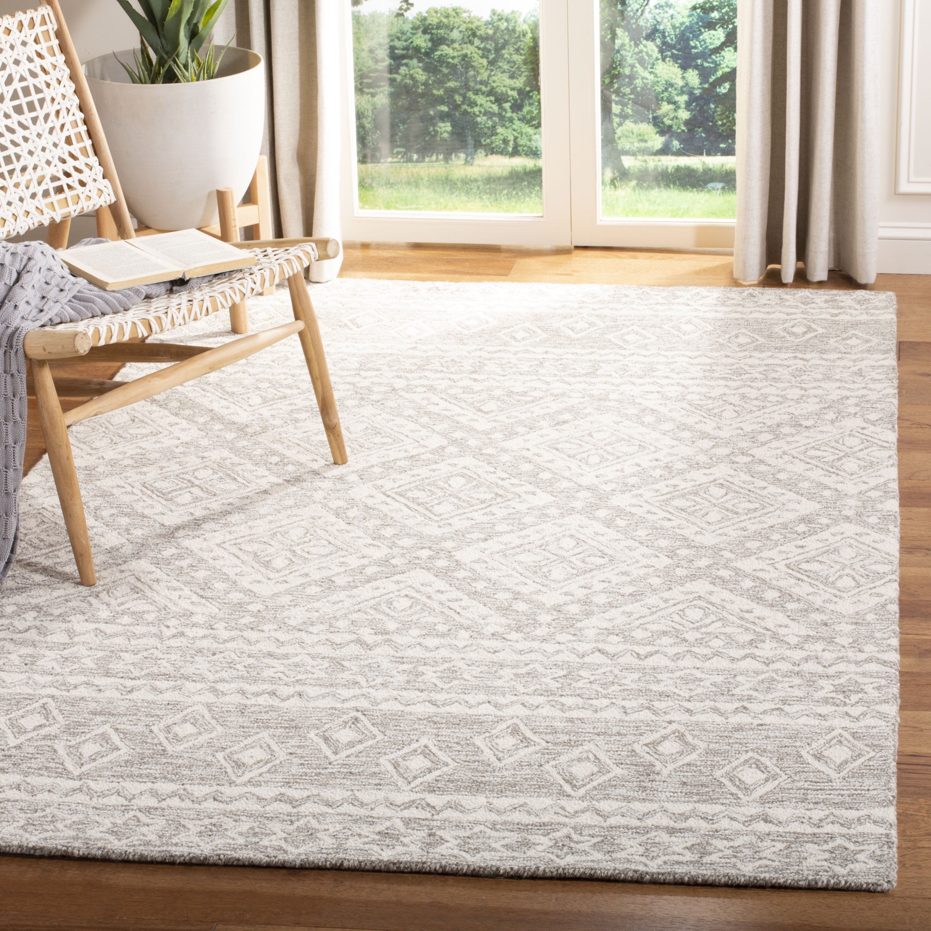 SAFAVIEH Micro-Loop Regis Geometric Area Rug, Dark Grey/Ivory, 6' x 9'