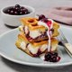thumbnail image 2 of Paquete de 2 Fabricantes de Waffles Rellenos Curtis Stone Restaurados de 5" con Recetas y Cajas de Regalo Grises (Reacondicionados), 2 of 5