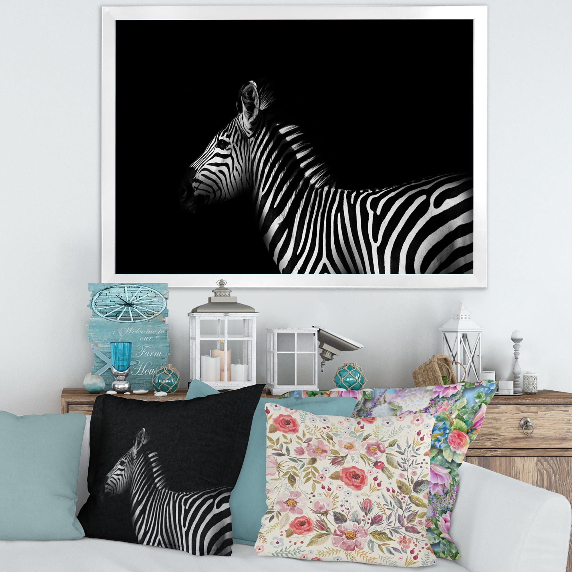 Designart 'Sideview Of Zebra In White and Black' Farmhouse Framed Art Print