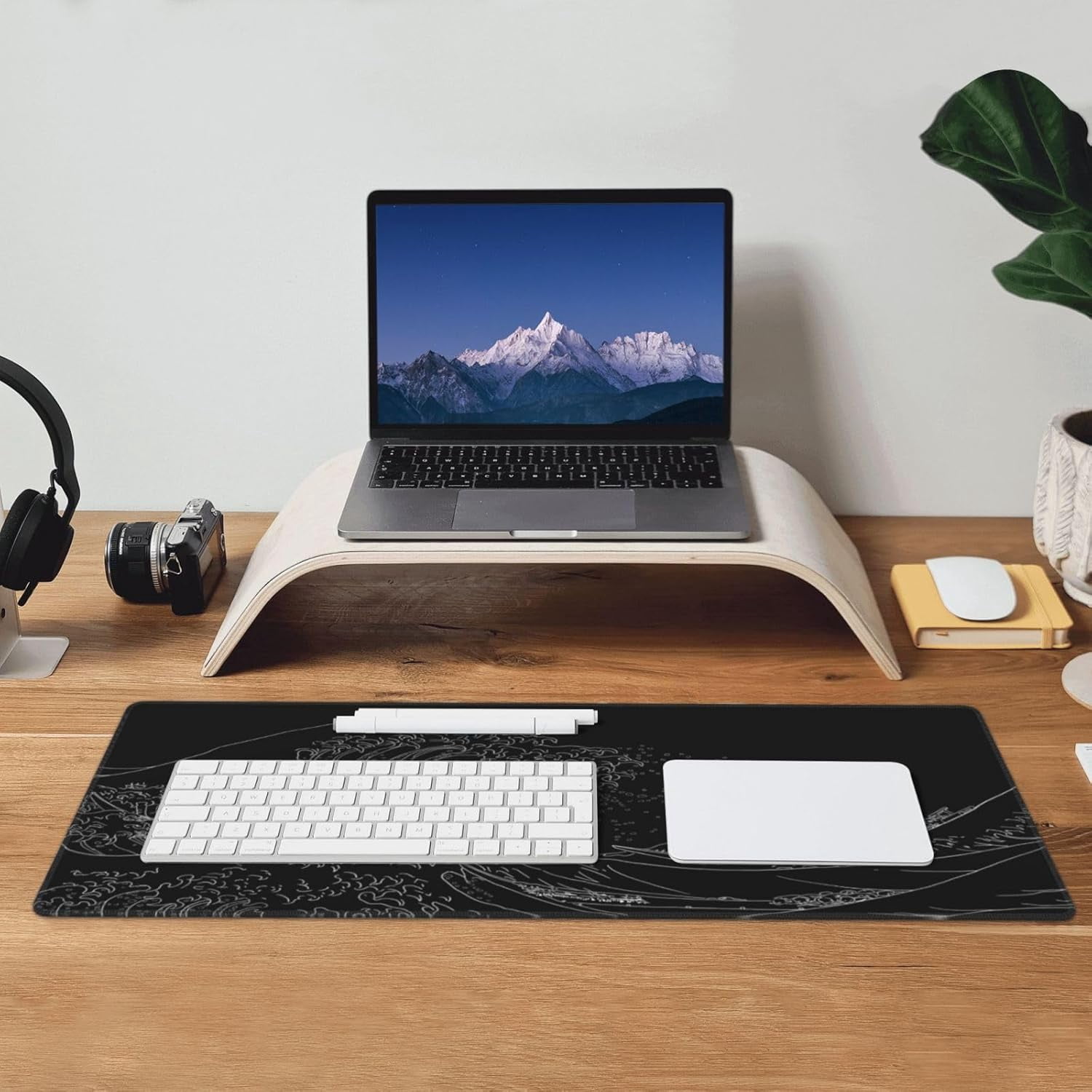 Mouse Pad, Large Japanese Desk Mat, XL Anime Gaming Keyboard Mat, Non-Slip Rubber Base, Big Extended Desk Protector for Home Office, 31.5”x11.8”