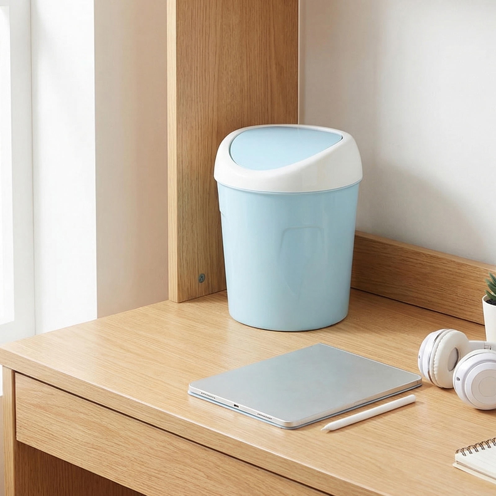 Vosarea 2Pcs Small Plastic Trash Bin with Lid Swing Top Waste Basket for Kitchen Tabletop