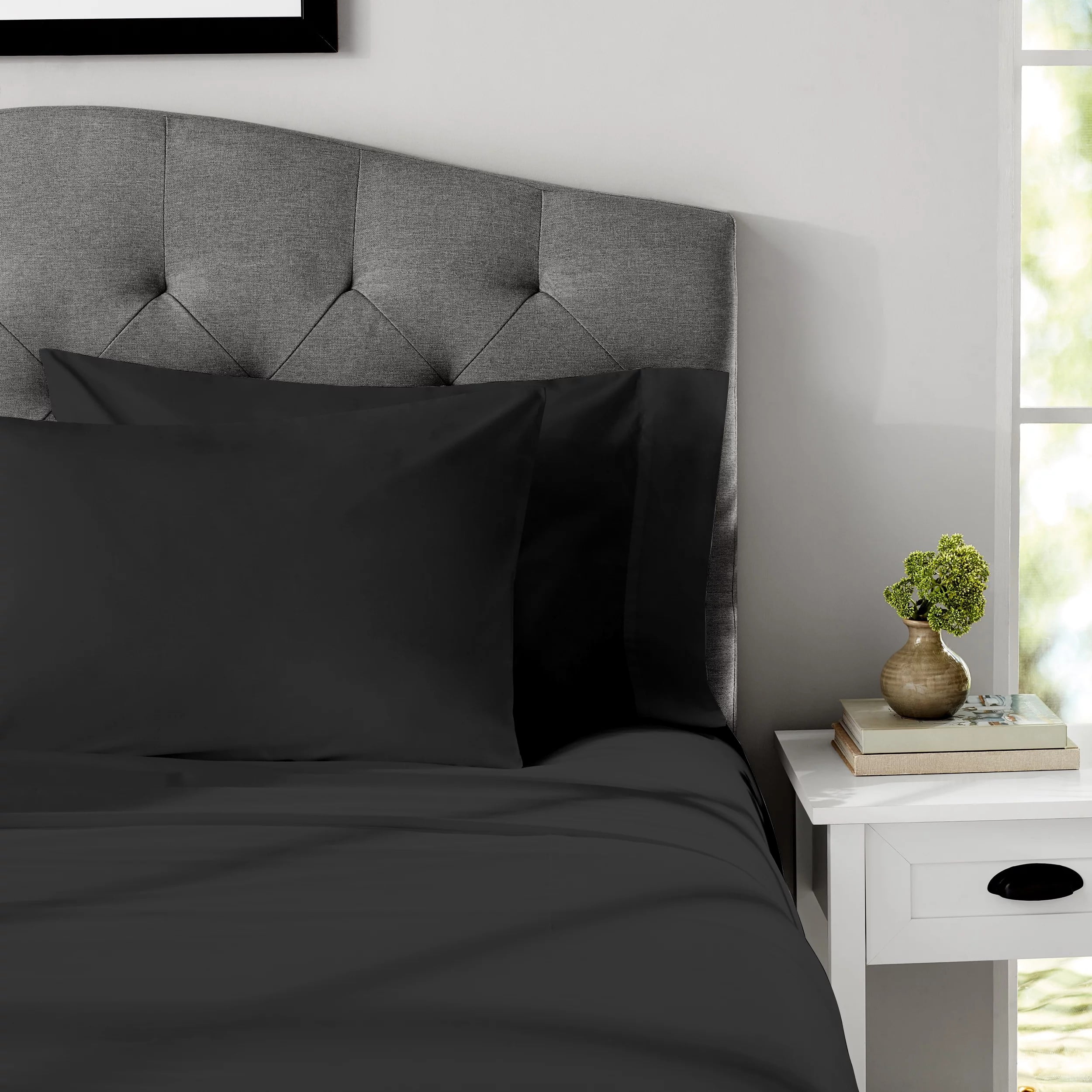 Mainstays 4-Piece 300 Thread Count Black- CVC Cotton Blend Bed Sheet Set, Queen (Adult), Queen Sheet Set