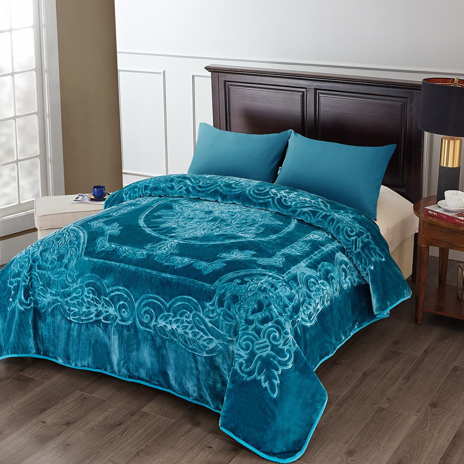 Worthing Luxury Soft Blanket, Solid Heavy thick warm fleece blanket for