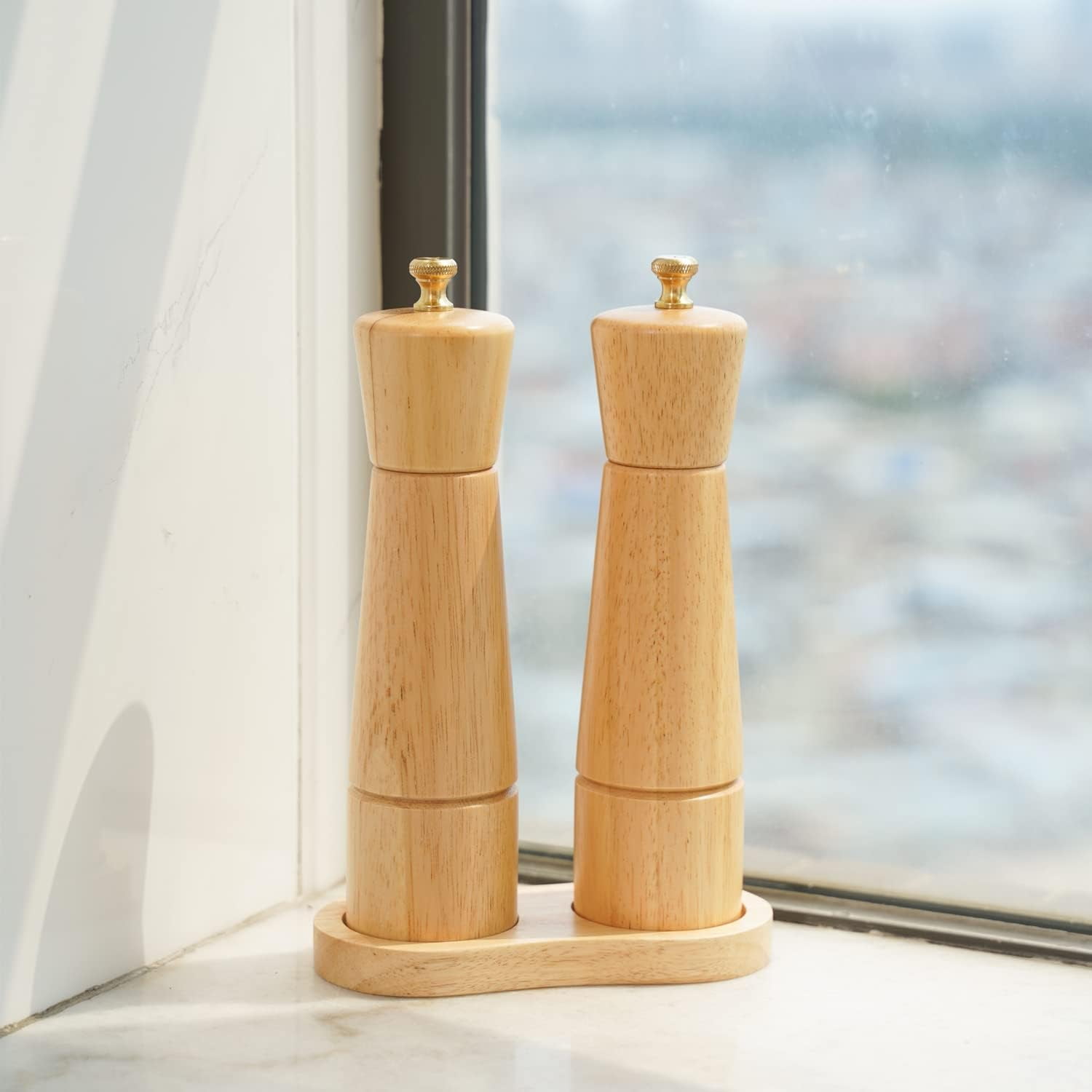 DeroTeno Salt and Pepper Mill Set with Tray, Adjustable Ceramic Grinder Salt Mill, Stainless Steel Grinder Pepper Mill, Rubber Wood, 22 cm / 8 inch Height, Bottom Dia 5.5 cm