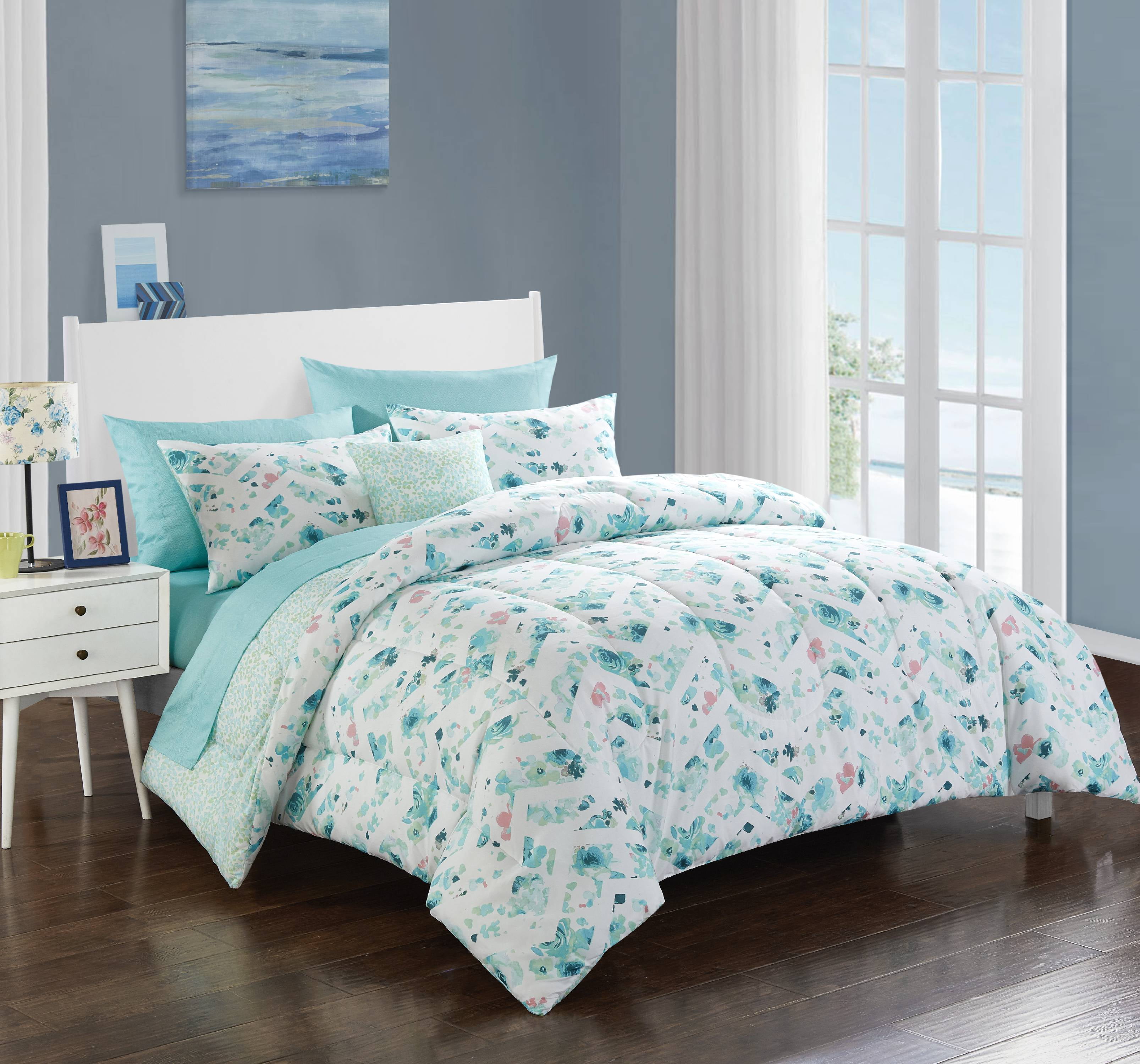 College Dorm Room Essentials Com