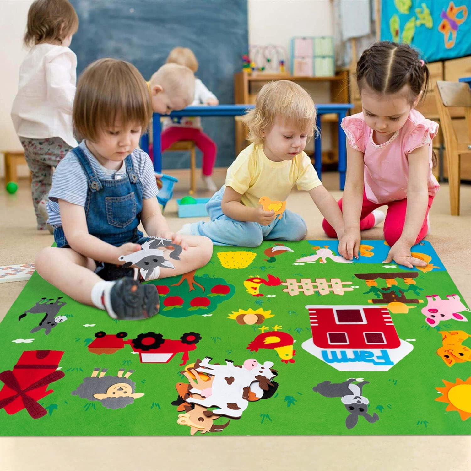 SAYLITA Farm Animals Felt Story Board Set,Toddlers Preschool Farmhouse Themed Early Learning Storytelling Flannel Board- Domestic Livestock Interactive Play Kit for Boys Girls Birthday Christmas Gift