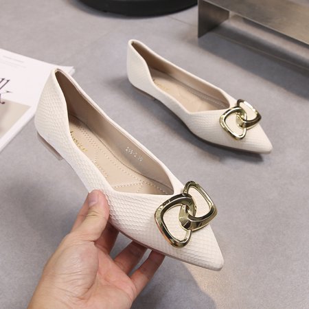 

Women‘s Flat Shoes Pointed Toe Metal Decor Beanie Shoes