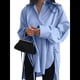 thumbnail image 1 of Camisas de Botones Extragrandes para Mujer, Blusas de Larga con Aberturas, Corte Alto y Bajo Azul M, 1 of 8