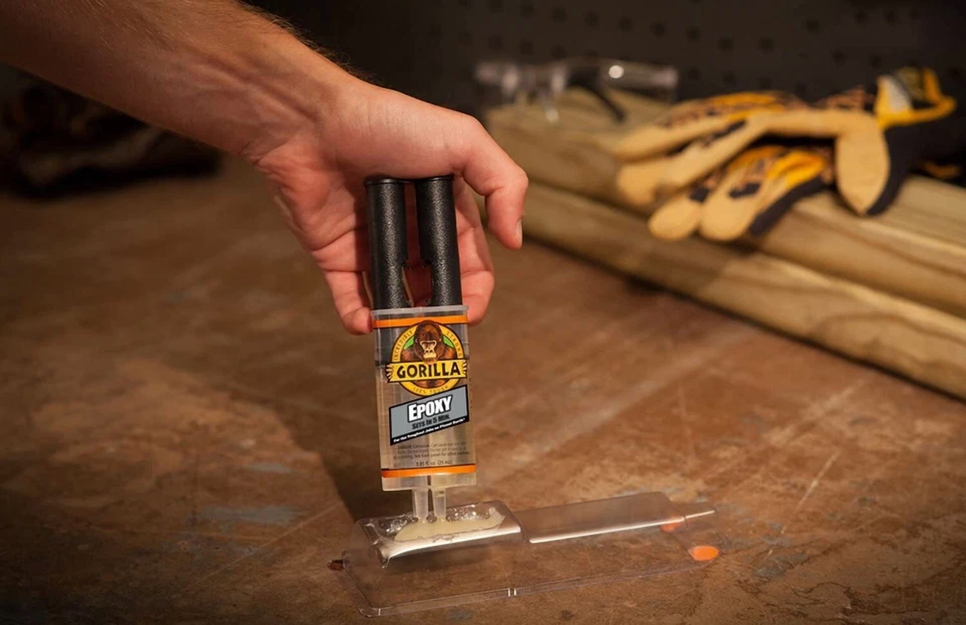 CIRCLE- Gorilla Glue Clear Epoxy Syringe Bonds Steel, Aluminum, Wood, Ceramic, Tile, Pls