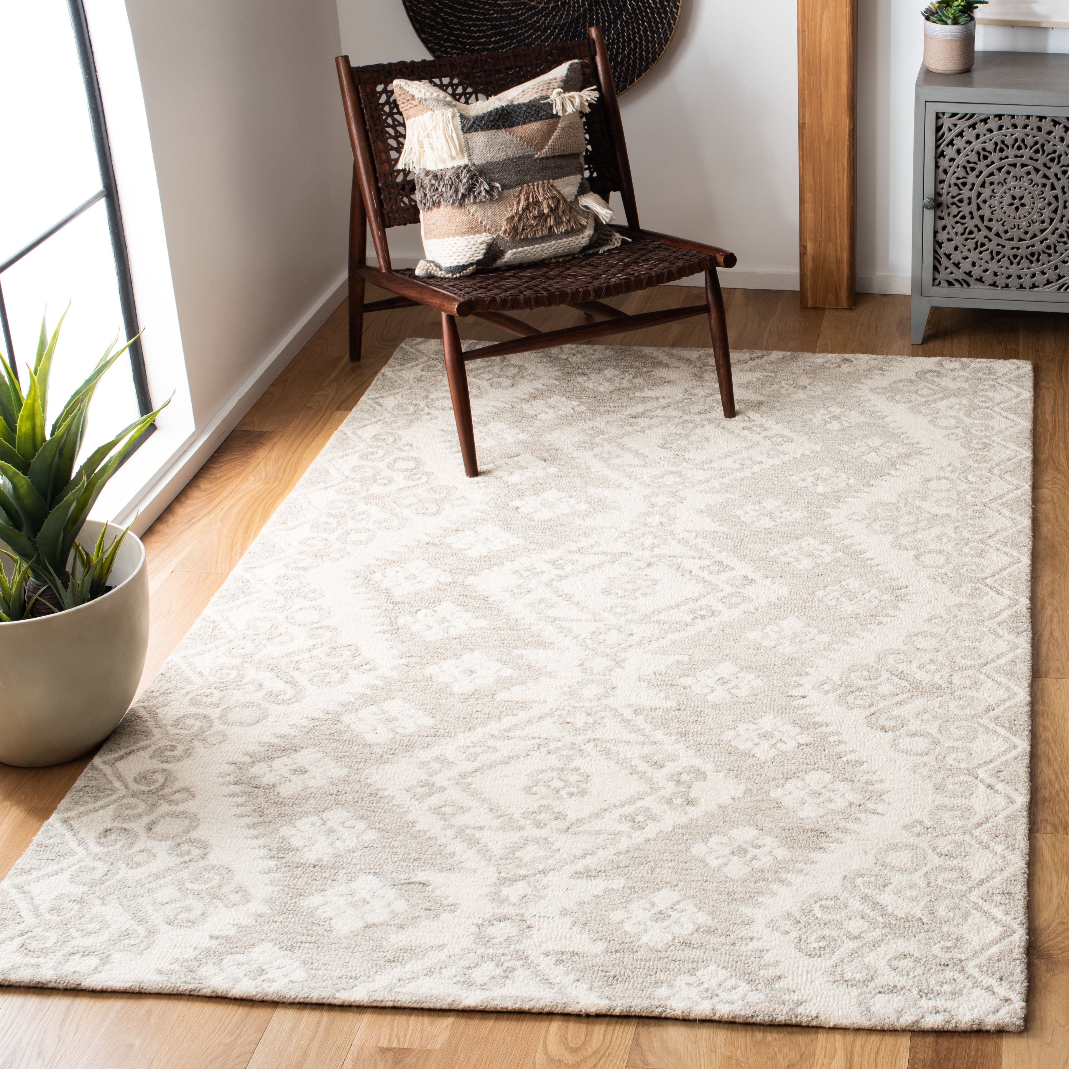 SAFAVIEH Micro-Loop Winona Geometric Striped Area Rug, Ivory/Beige, 5' x 5' Square