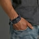 thumbnail image 5 of Brazalete ancho retro para hombre, brazalete, brazalete, cinturón ancho, joyería punk, pulsera Negro, 5 of 8