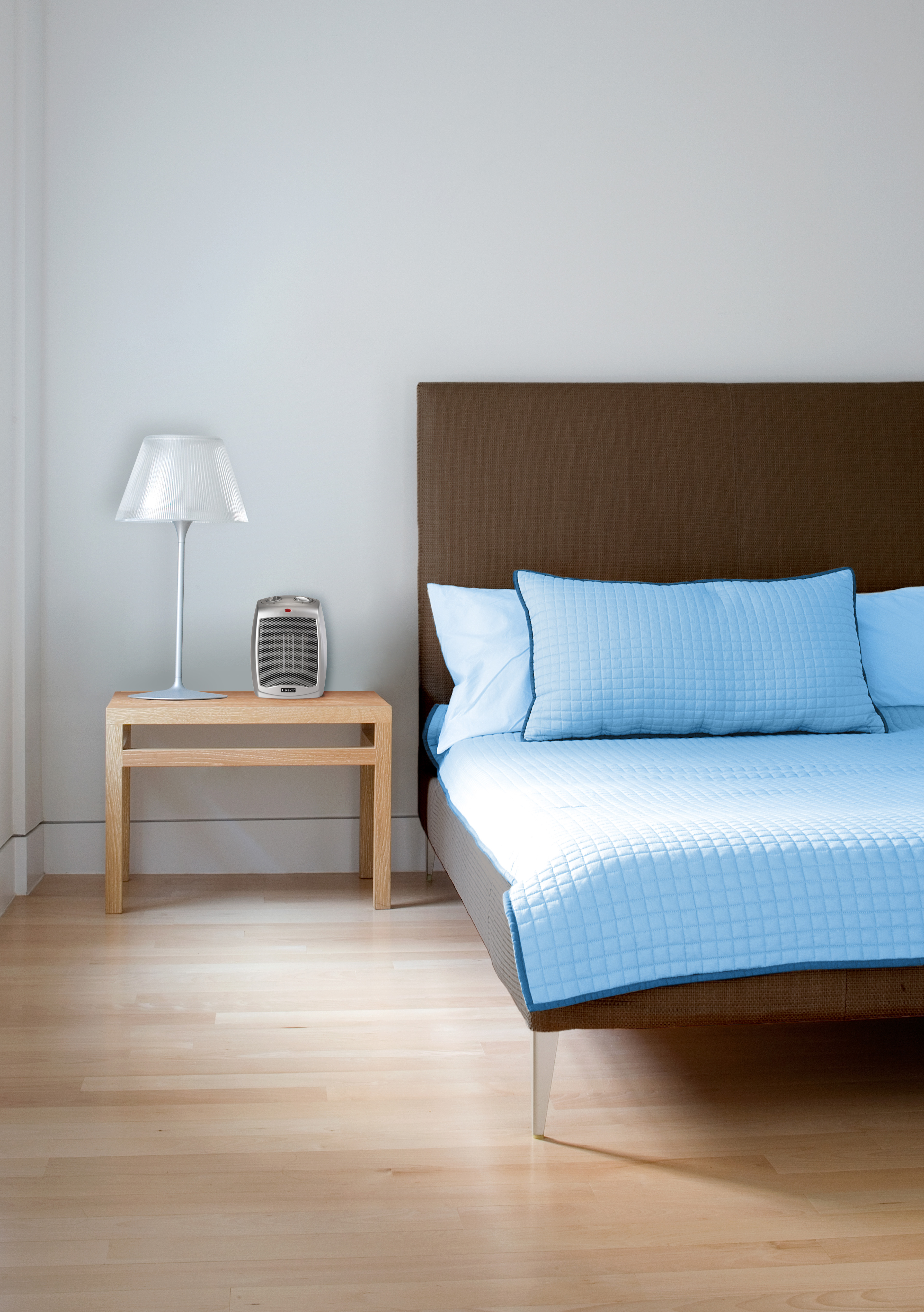 Lasko 1500W Electric Ceramic Space Heater with Adjustable Thermostat, 754200,  Silver - Walmart.com