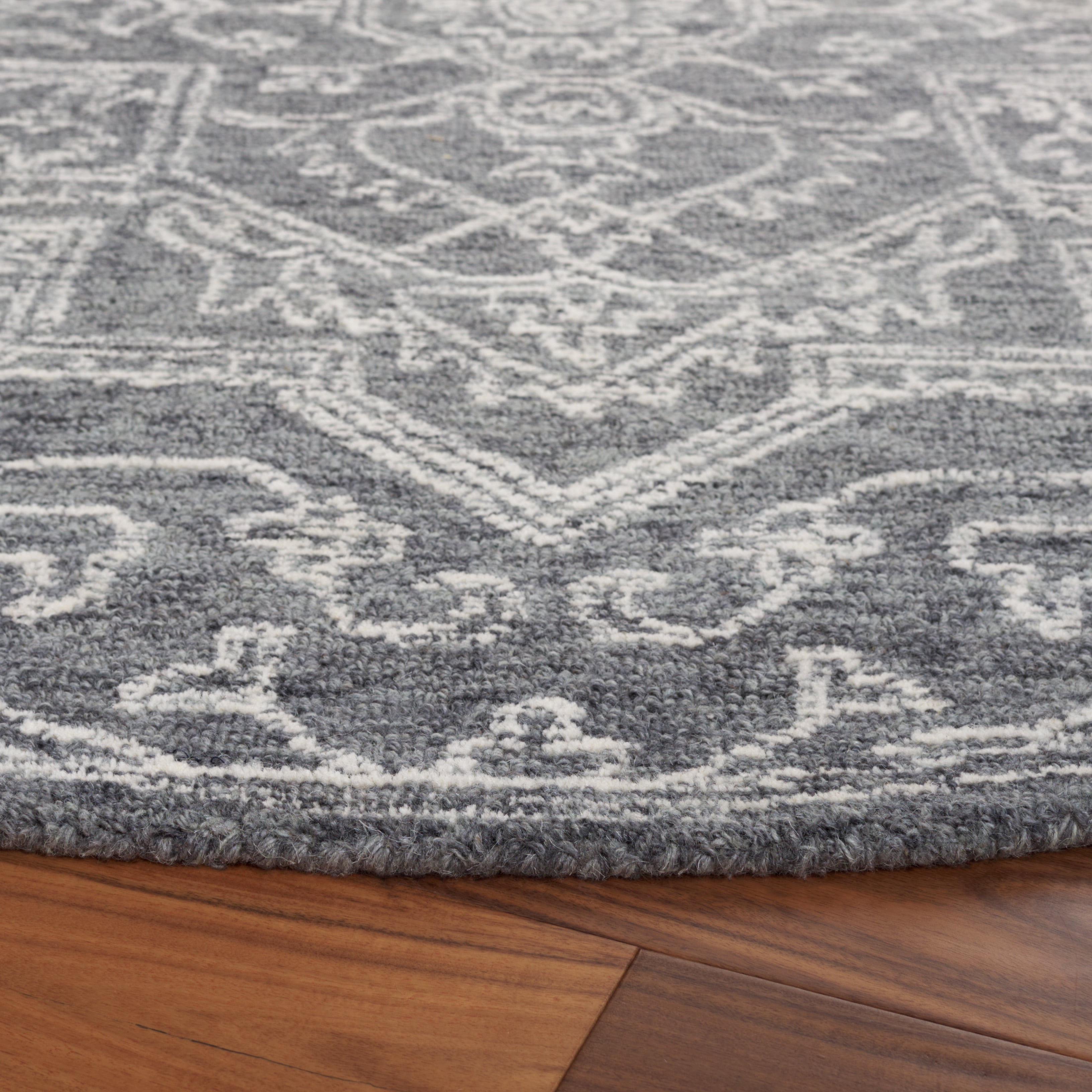 SAFAVIEH Micro-Loop Austen Medallion Area Rug, Grey/Ivory, 6' x 6' Round
