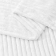 thumbnail image 4 of Bedelite Manta De Forro Polar Tamaño Doble – Jacquard Acanalado 3D Suave Y Cálido Mantas Decorativas Difusas – Acogedoras Mantas Ligeras De Felpa Esponjosa Para Sofá Cama (Blanco 60 X 80 Pulgadas), 4 of 5