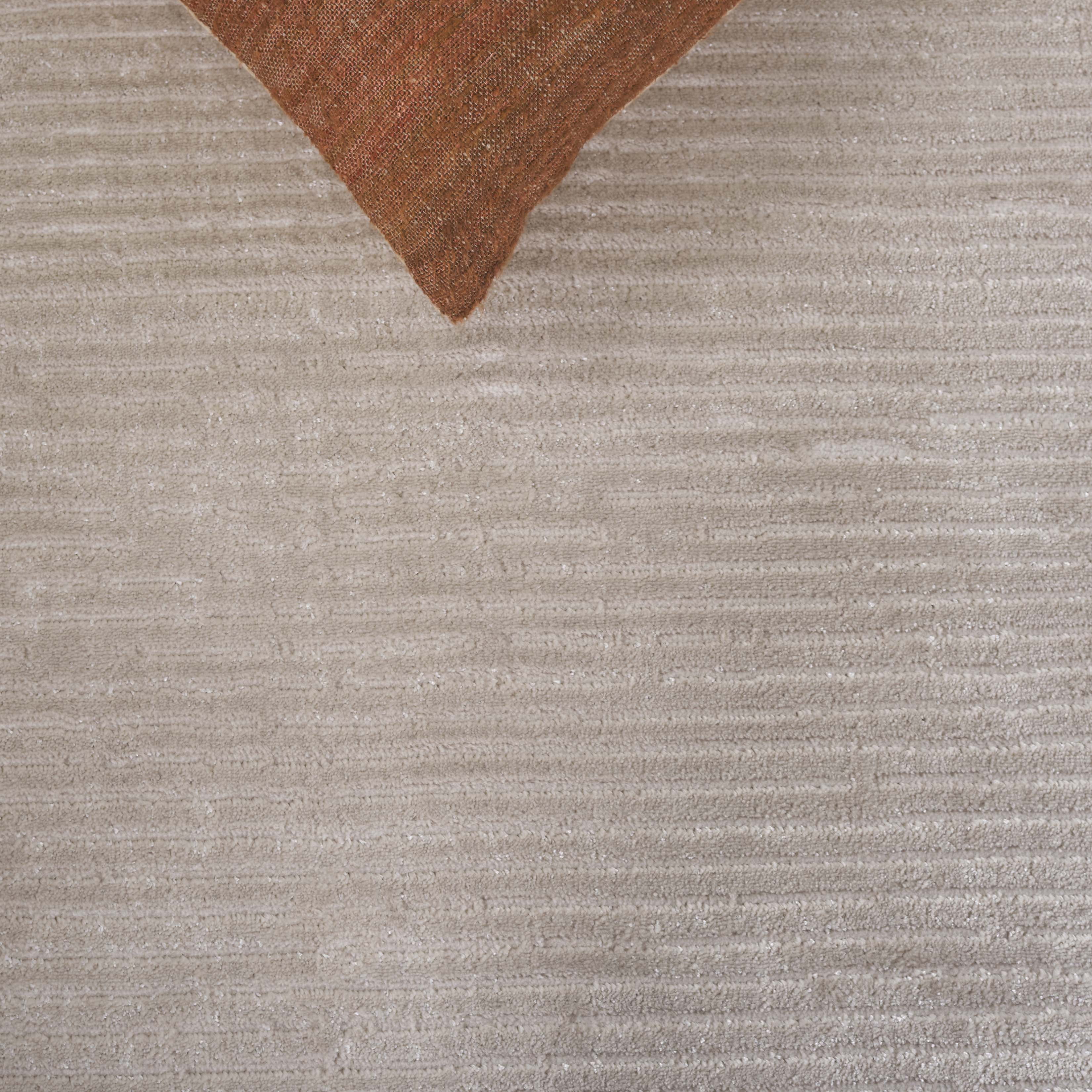 SAFAVIEH Whisper Zoe Solid Area Rug, Beige/Ivory, 8' x 10'