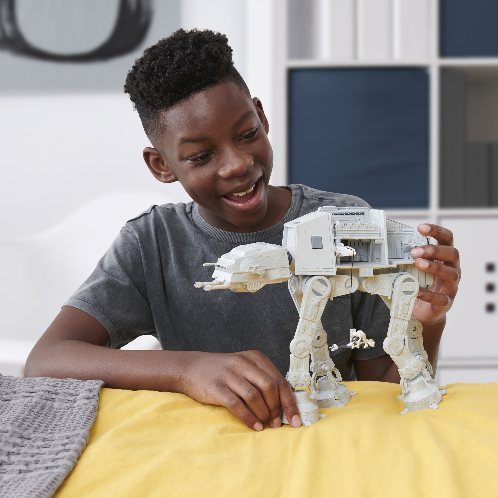 Star Wars AT-AT Walker - 10 inch Assault Class Vehicle with Five 1 inch Micro Figure Accessories