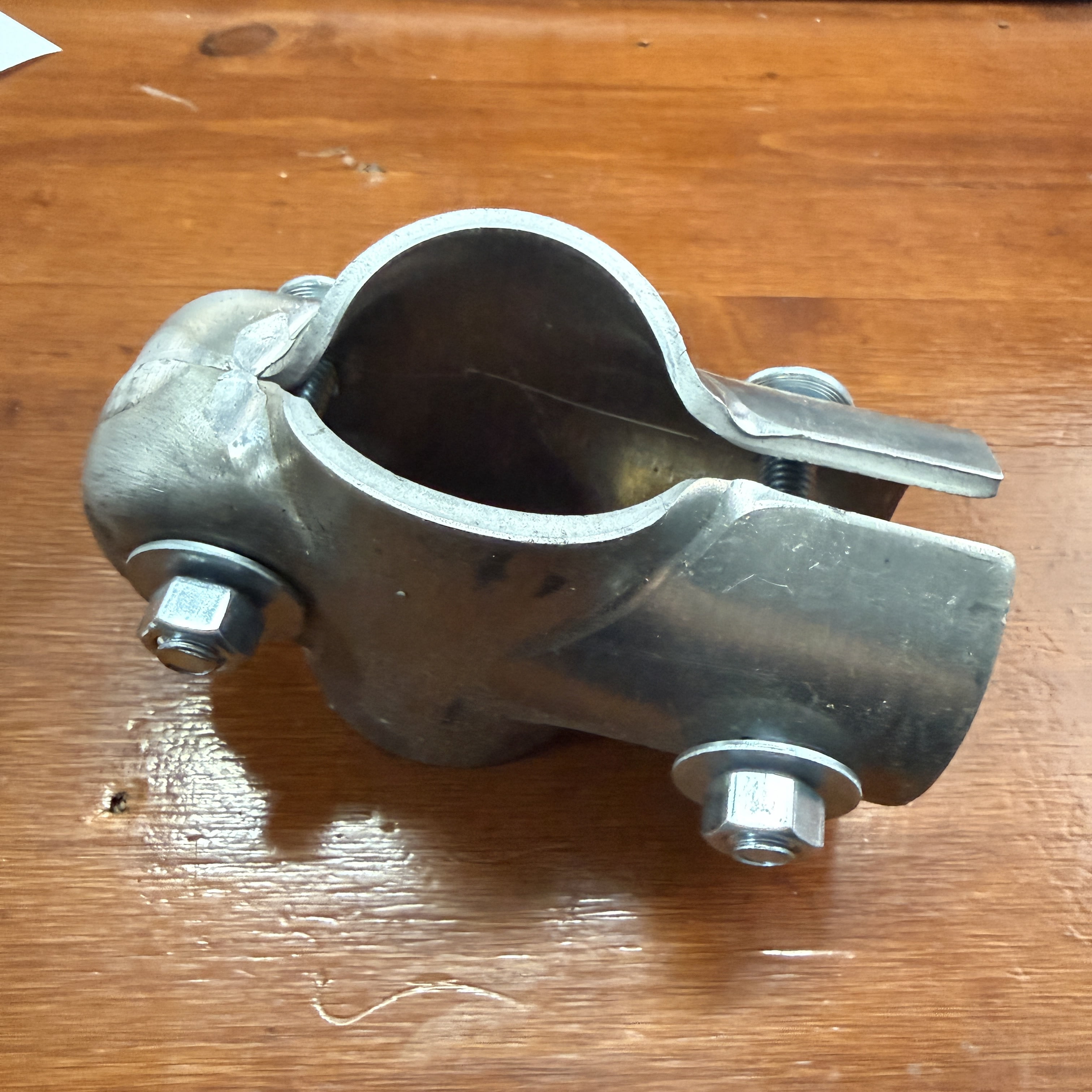 Dock Stamped Crossarm Clamp