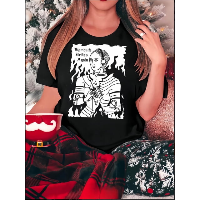 Camiseta de Mujer de Verano BásicaWomen's Trendy Graphic Tee - Black Short Sleeve with "Bigfoot Strikes Again" Print, Casual & Comfortable Summer Top, Polyester Blend, Machine Washable, Casual Summe