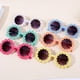 thumbnail image 3 of Gafas de sol para niños Gafas de sol lindas con flores para niñas Gafas de sol para viajes junto al mar Gafas de sol lindas con margaritas para niñas de 1 a 6 años, 3 of 6