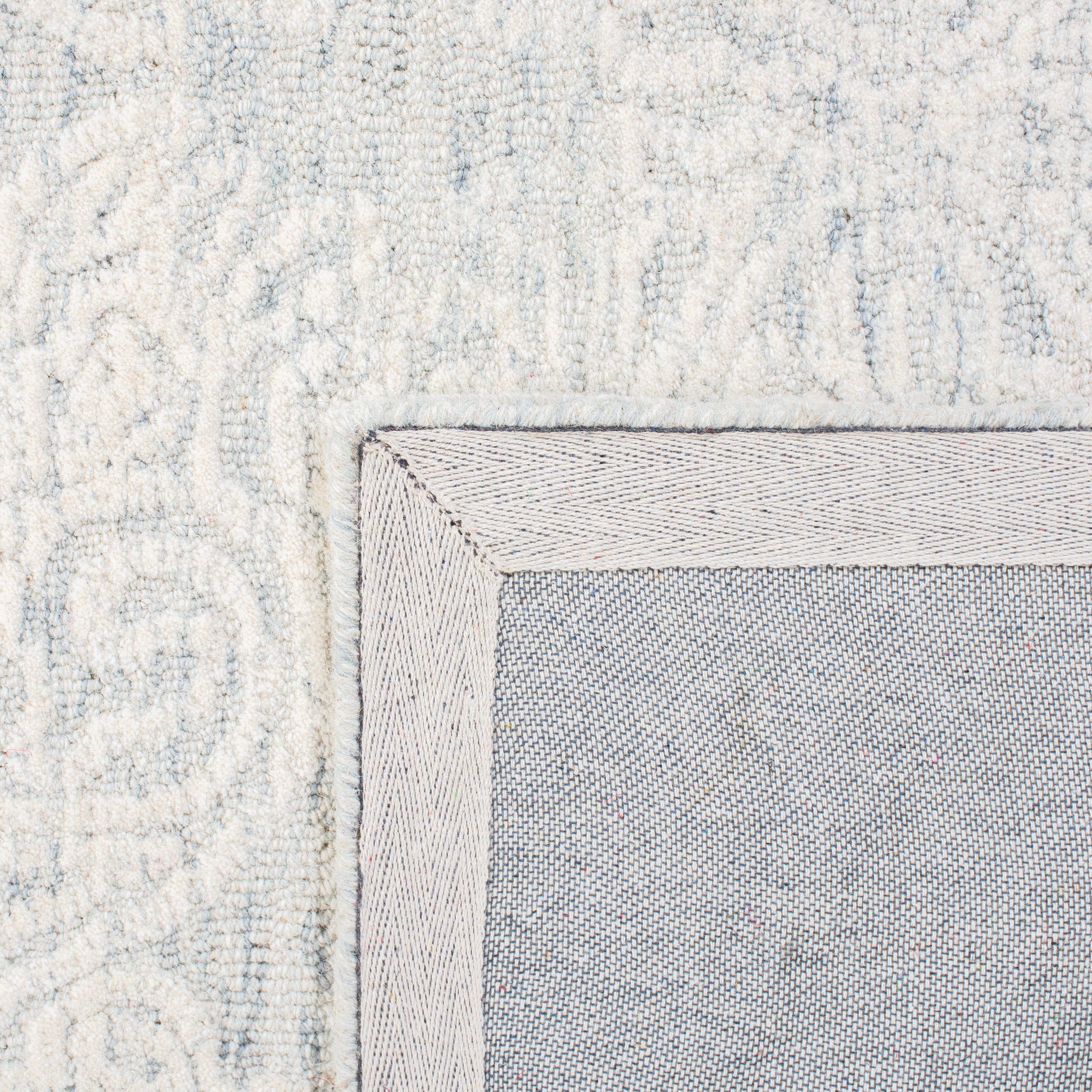 Safavieh Metro Elmer Medallion Area Rug, Light Gray/Ivory, 6' x 6' Round