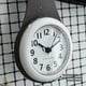 thumbnail image 2 of Kearding Reloj de pared de baño de PVC, portátil, impermeable, montado en la pared, a prueba de humedad, alimentado por , relojes analógicos Electrodomésticos Gris, 2 of 6