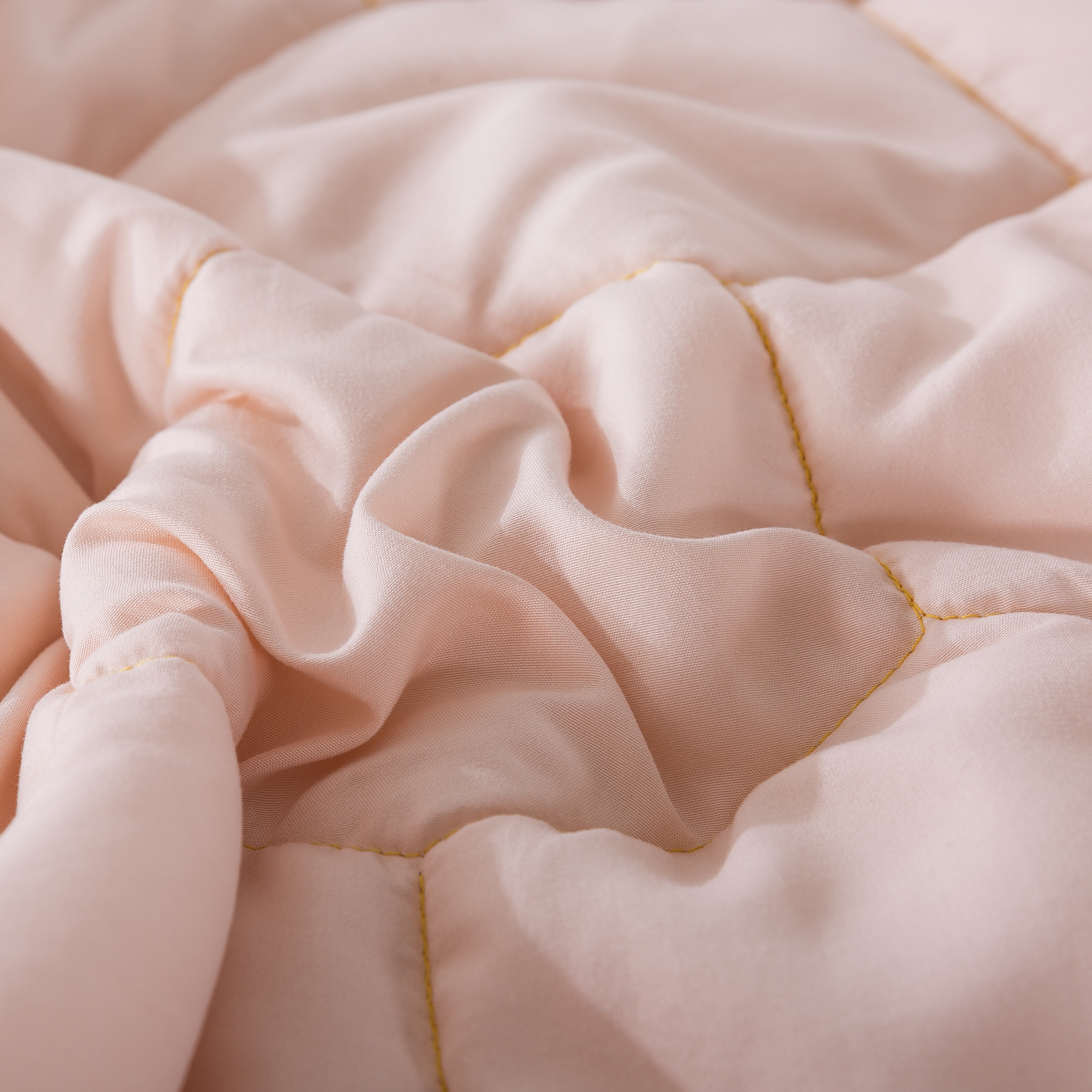 Honeycomb Down Alternative Blanket - Pearl Blush/Spicy Mustard - Twin
