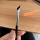 thumbnail image 4 of Pincel delineador de ojos mejorado Pincel delineador de ojos de hoja biselada Pincel delineador de ojos de punta plana en forma de hoz Pincel de maquillaje con detalles de gusano de seda para, 4 of 5