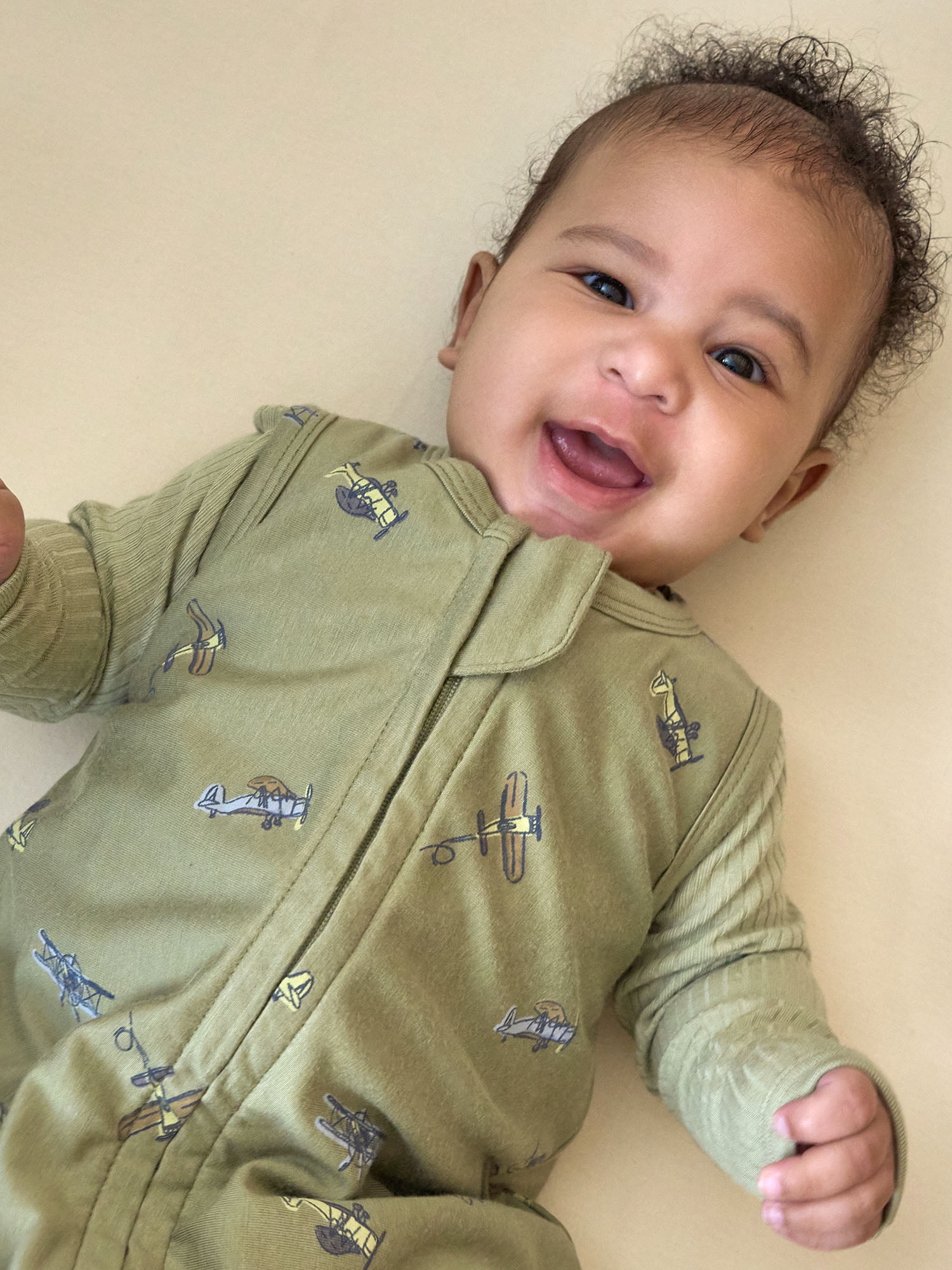 Modern Moments by Gerber Baby Neutral Two-Way Zip Super Soft Wearable Blanket, Airplane, Size 0/6 Months